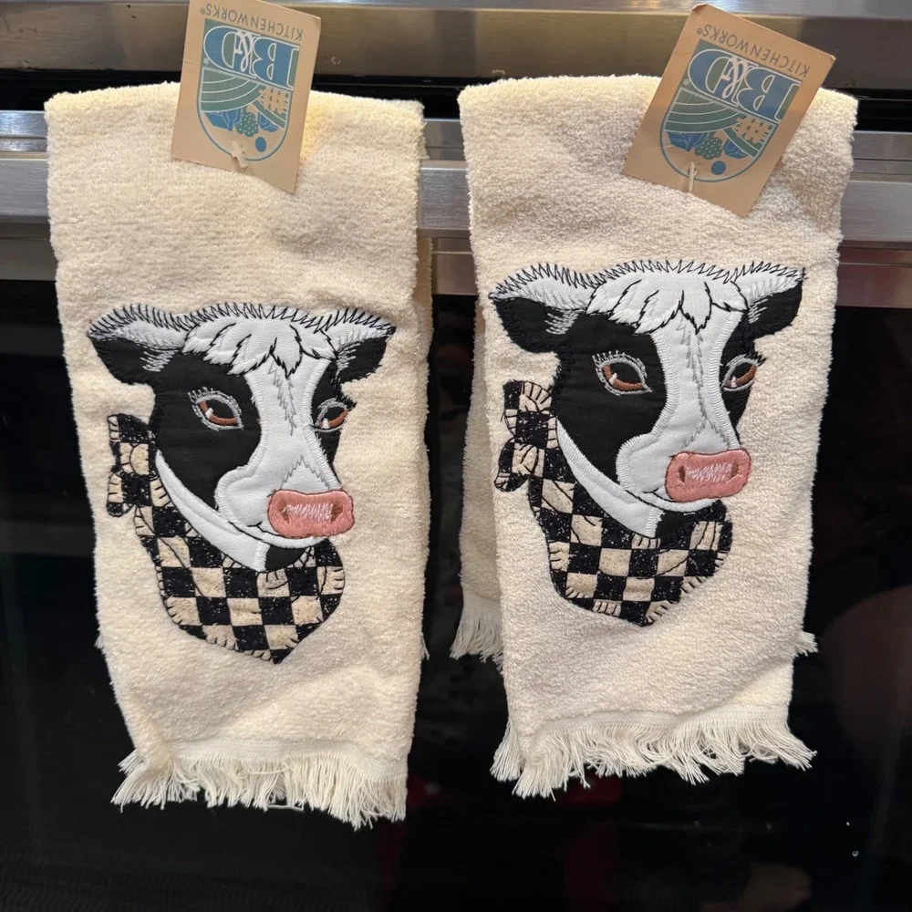 SEARS B&D Kitchenworks Cow Embroidered Kitchen Towels Set of 2 Cream Fringed New